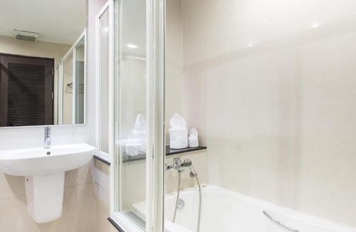 Sukhumvit Hotel | The Green Bells