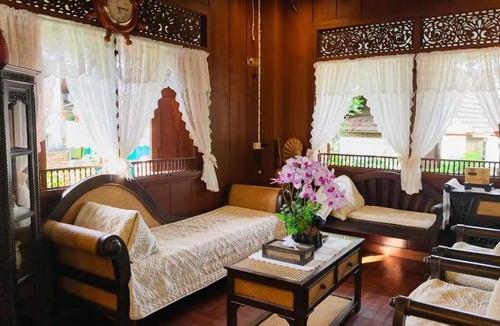 Lampang Bed & Breakfast | The Niceprirom Lace House