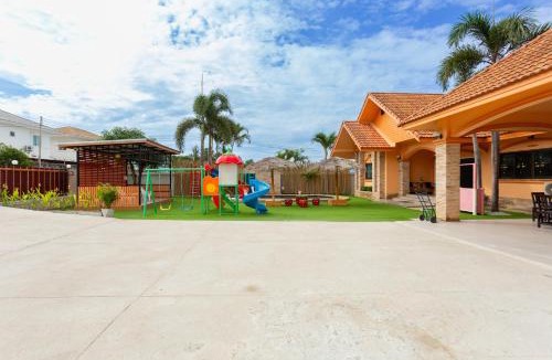 Na Kluea Villa | The Orange House Pool Villa Pattaya