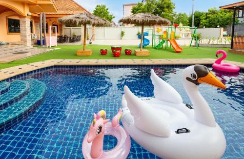 Na Kluea Villa | The Orange House Pool Villa Pattaya