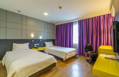Ratchadaphisek Hotel | The Park Residence @ Bangkok