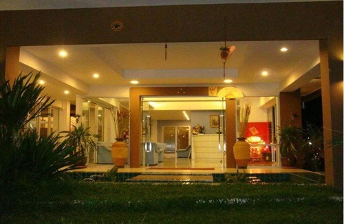 Chonburi Hotel | The Sky Condo