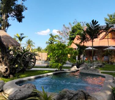 Nong Pla Lai Resort | Varaya Resort
