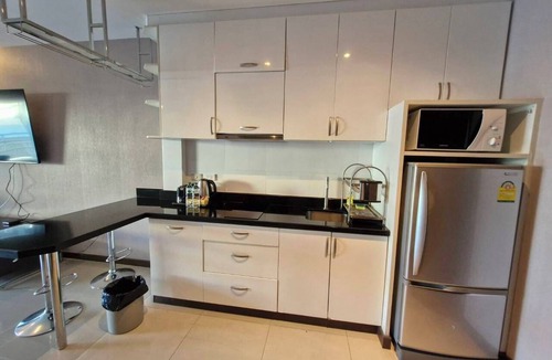 Pattaya Bay Condo | View Talay 6 Pattaya by Anatolia Condo