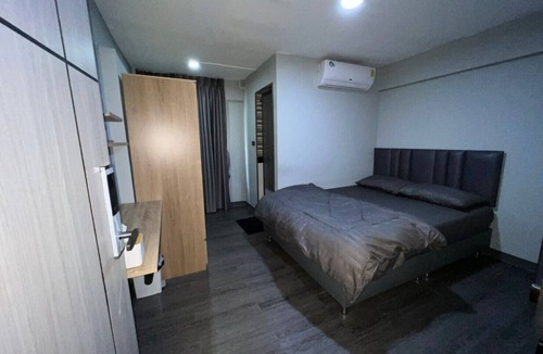 Phra Khanong Nuea Hotel | W71