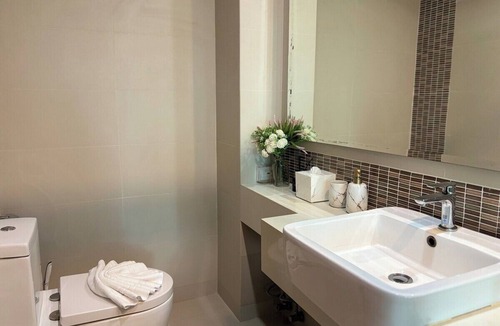 Ban Sakhu Apartment | Walk & Relax: Tropical Stay in the title C111