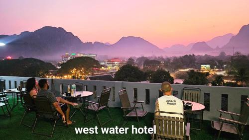 Vang Vieng Hotel | west water hotel