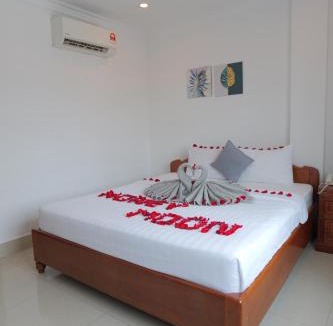 Chamkar Mon Hotel | White Corner Hotel