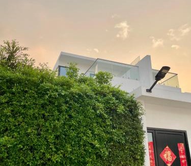 South Pattaya Villa | Youth Journey Six-Bedroom Pool Villa