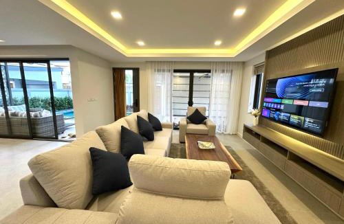 Central Pattaya Villa | Zensiri Luxury 3BDR Pool Villa