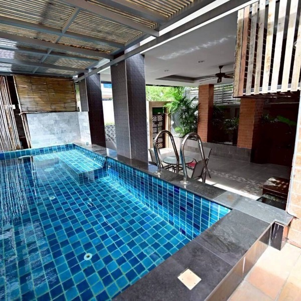 Abacus villa 3B/R with private pool in Muang Pattaya