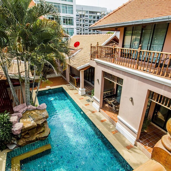 Pratamnak villa near walking street in Muang Pattaya