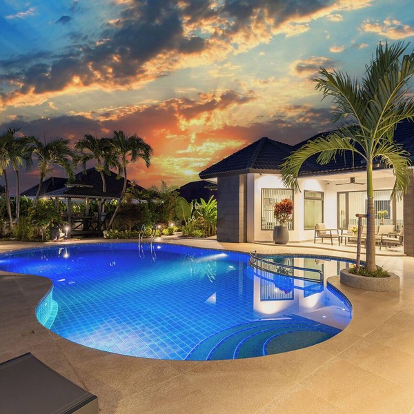 Villa Pattaya Hill minutes from the Beach/Pattaya/FREE Electricity