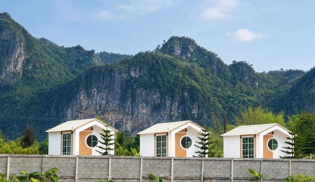ปลายนา ผาม่าน รีสอร์ท-Plaiina Phaman Resort in Ban Sanam