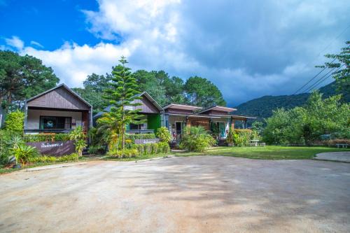 ฟินอินดอย in Chom Thong