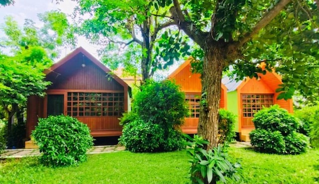 สวนไมตรีจิต รีสอร์ท Suan Maitrichit Resort in Bangkok