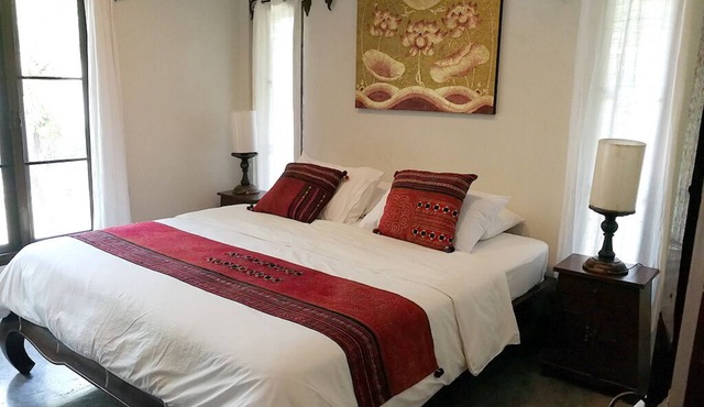 1 bedroom cottage w/pantry, living room & spacious balcony in Chiang Mai