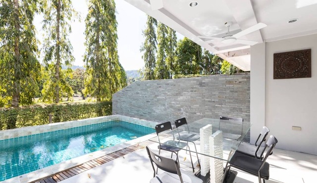 10 bedroom, for 28 guests, 2 private pools only 7 Kms to Patong beach in Kathu