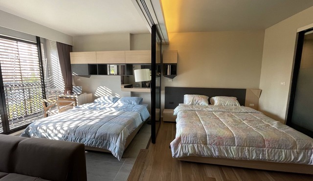 10 mins to Terminal21! 4 Pax Group condo with Pool&Gym in Khet Khlong Toei