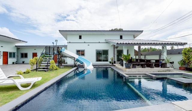 12 BR Blue Lake Residences Pattaya - Mabprachan Lake in Pattaya