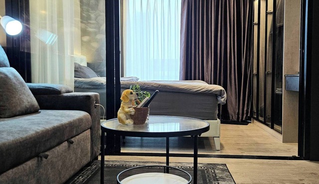12th Floor Cozy Studio Room, 5-10 Mins walk to IconSiam and BTS in Krung Thep Maha Nakhon