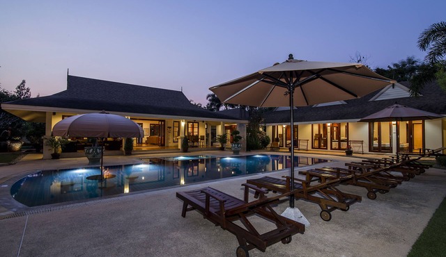 1900m2 private villa with big pool, perfect for families & fast WiFi. In Hua Hin in Hua Hin