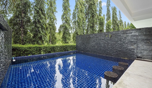 2 villas with 9 bedroom for 23 guests. 2 swimming pools. in Phuket