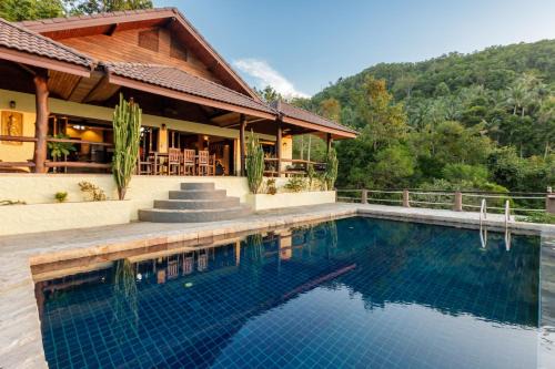 4 Bedroom villa with stunning sea & sunset view in Ko Pha-ngan
