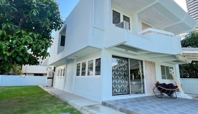 5 beds 452sqm. Private garden Pet friendly angle with CCTV in Bangkok