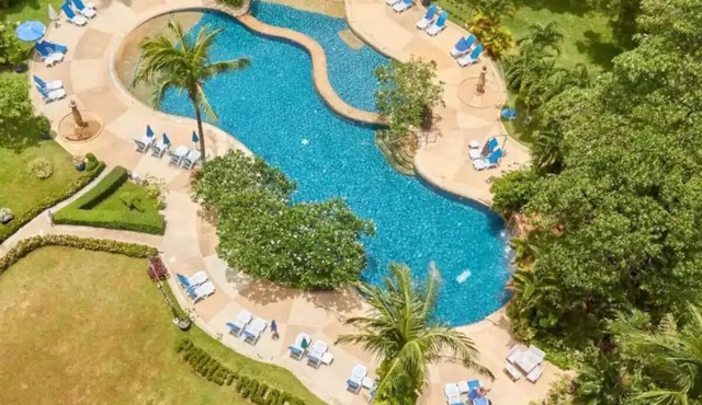 65m² PATONG BEACH, SMART TVs, FAST WIFI, POOL, GYM in Tambon Patong