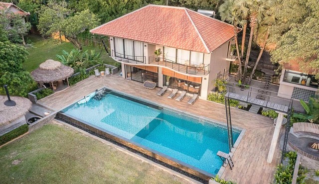6BR Serene Garden Villa, Archery & Pool in Krong Siem Reap