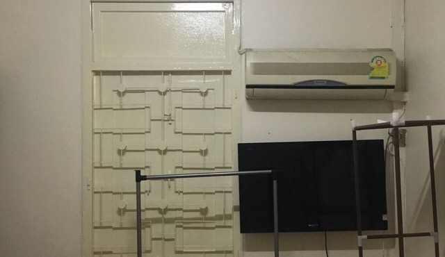 A cheap private room in Sumpathawong
