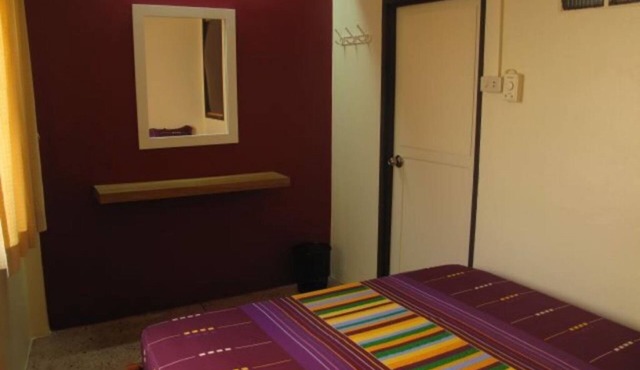 A.T guesthouse - Hostel in Bangkok