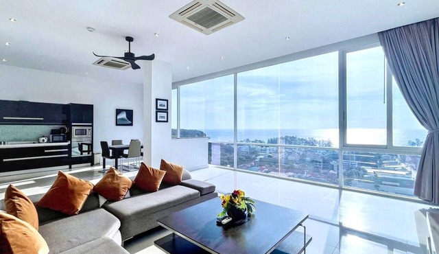 A2 - 4 Bedrooms Duplex Serviced Apartment with Stunning Sea View, Karon Beach in Tambon Karon