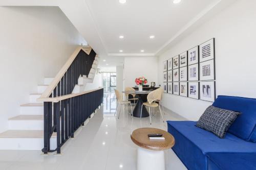 Advanced townhouses can accommodate 14 people, with high-speed Wi Fi and parking on Netflix in Bangkok