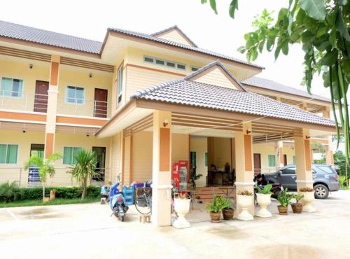 Akesasithorn Resort in Ban Si Than