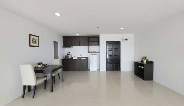 Ampo Residence in Uthai