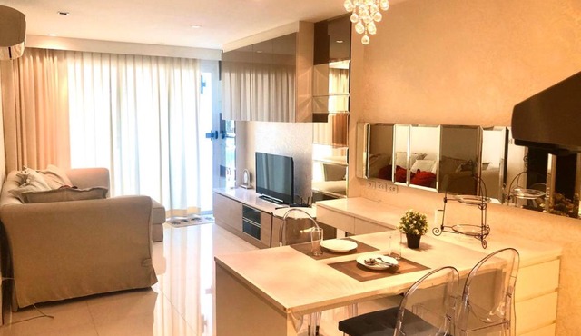Asoke Bts Mrt Bangkok New Luxury Room in Bangkok