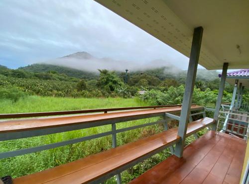 Baan I-A-run Resort in Mu Si