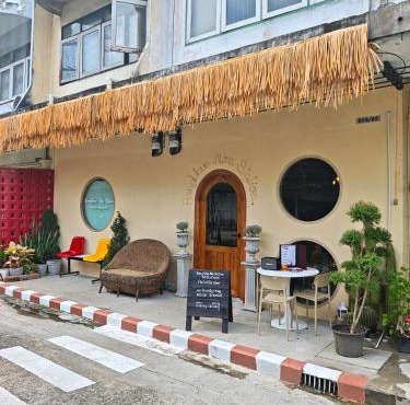 Bangkhunnon Station Hostel in Bangkok