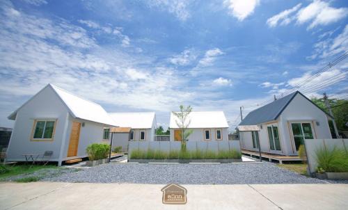 Barn Sampran Resort บ้านสามพรานรีสอร์ท in Sam Phran