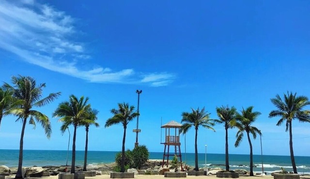 BEACH FRONT modern room + Free hi speed Wi-Fi in Rayong