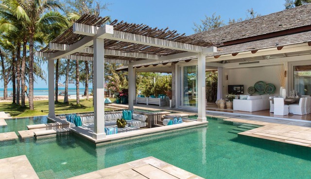 Beachfront Balinese Villa Mia w. Chef in Ko Samui
