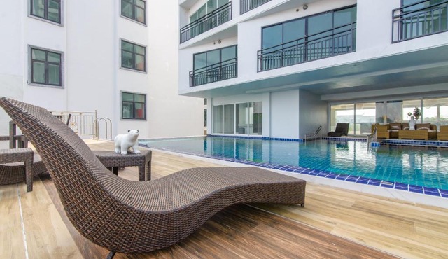 Bear & Bird Hotel โรงแรม แบร์ แอนด์ เบิร์ด in Suratthani
