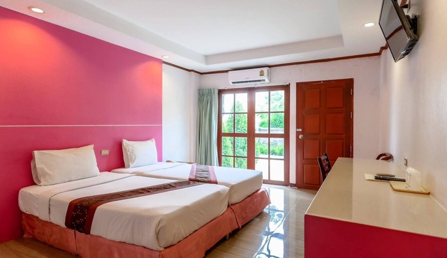 Beverly Hill Park Hotel in Nakhon Sawan