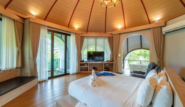 Binlha Raft Resort in Sai Yok