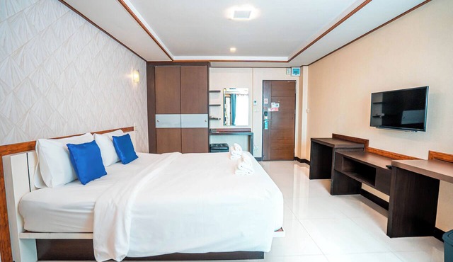 Blue Sky Residence Airport in Bang Phli