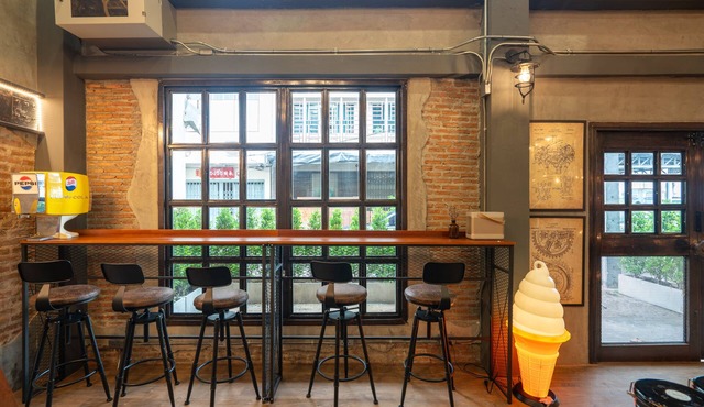 Boutique Loft Suite | Old Town BKK – H.O.M in Krung Thep Maha Nakhon