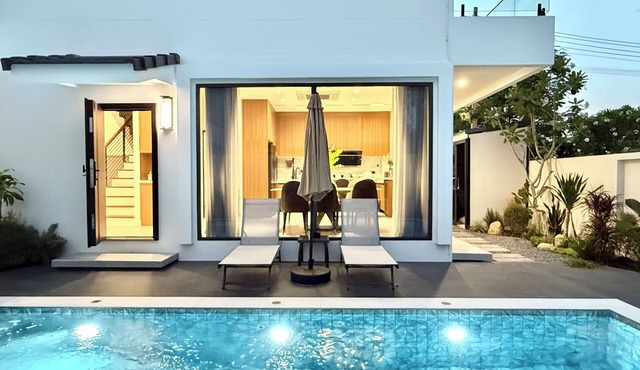 Brand new 4-bedroom luxury villa with swimming pool in Chiang Mai near city A7 in Chang Wat Chiang Mai