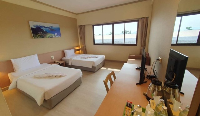 Bunjongburi Hotel in Surat Thani